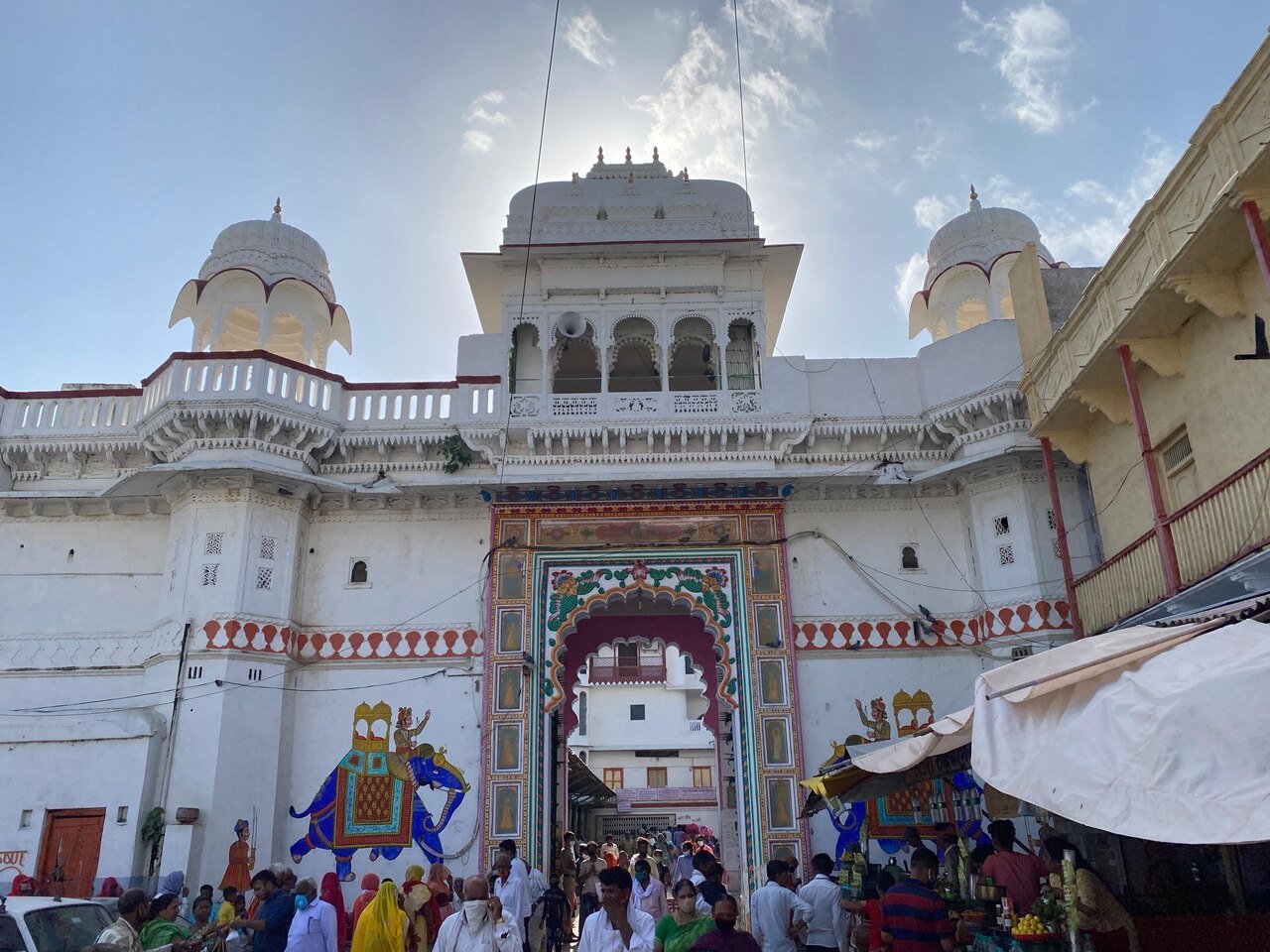 Shri Dwarkadhishji mandir background