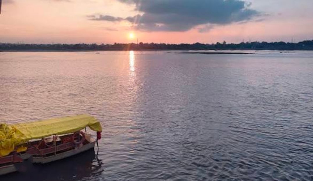 Shri Badi Bethak,Thakurani Ghaat, Gokul background